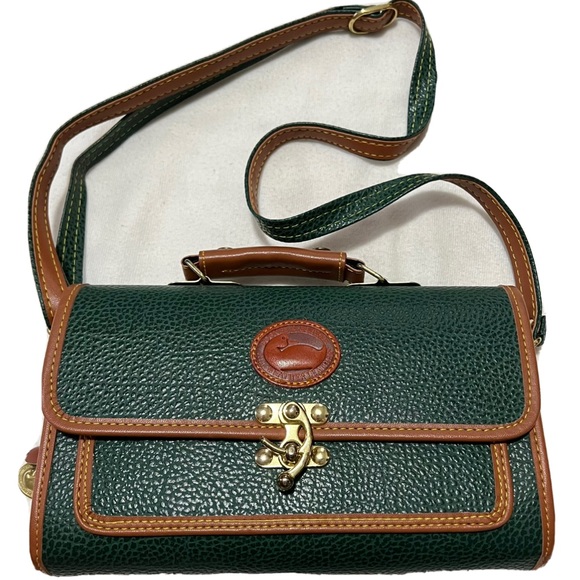 Dooney & Bourke Handbags - Dooney & Bourke vintage crossbody purse ivy green leather clutch